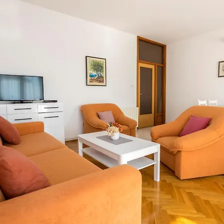 Guest house Lucija